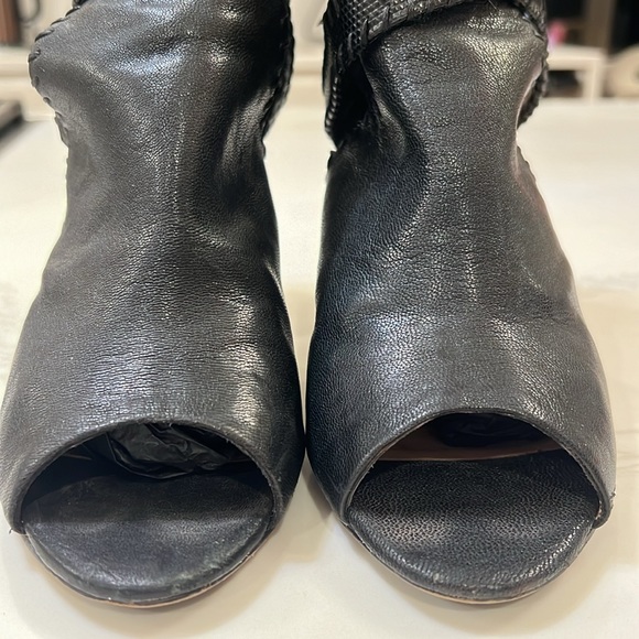 House of Harlow 1960 black leather open toe booties - Picture 6 of 14